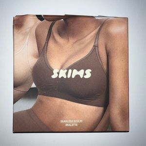 Skims Seamless sculpt bralette